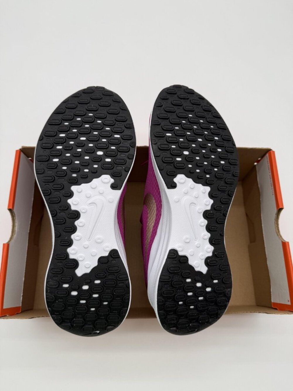 New Nike Revolution 7 Shoes Women's Size 9.5 Pink Running Comfort FB2208 501 - Picture 8 of 9